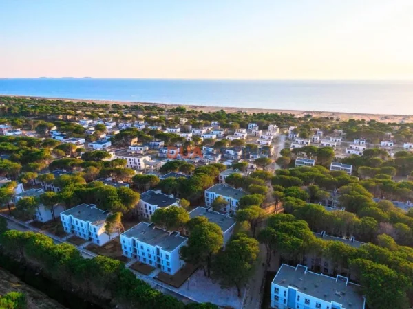 Durres, shitet Vile 3+1+Aneks+Ballkon , 223 m² 550.000 € (Gjiri i Lalezit)