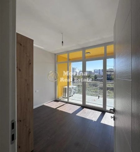 Tirane, jepet me qera apartament 2+1+Ballkon Kati 2, 125 m² 650 € (Bulevardi i Ri)