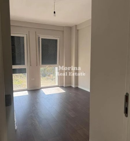 Tirane, jepet me qera apartament 2+1+Ballkon Kati 2, 125 m² 650 € (Bulevardi i Ri)