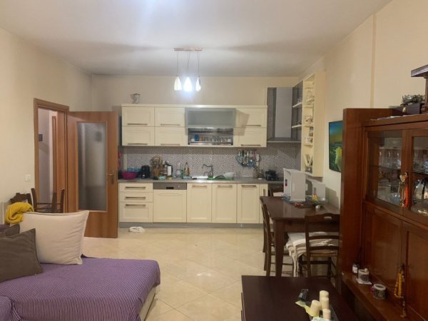 Tirane, jepet me qera apartament 2+1 Kati 2, 120 m² 750 € (Tek Vizion+ ne Don Bosko.)