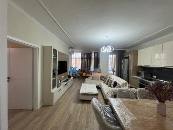 Tirane, jap me qera apartament 3+1+Ballkon Kati 3, 92 m² 1.050 € (Perballe Gjykates se Rrethit)