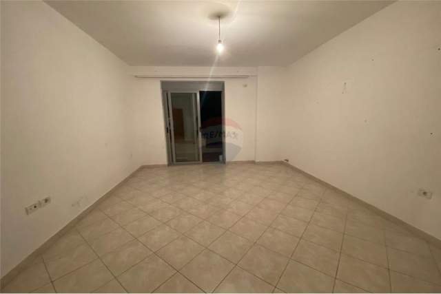 Tirane, jepet me qera apartament Kati 6, 60 m² 350 Euro (Casa Italia)