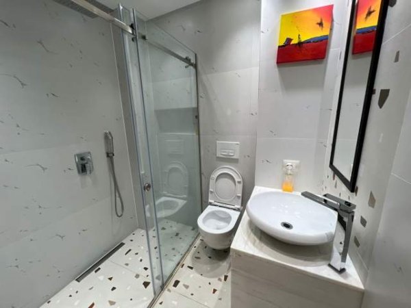 Tirane, shitet apartament 1+1 Kati 4, 75 m² 175.000 Euro (Shsallvaret)