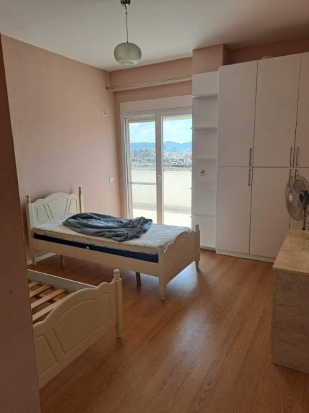 Tirane, jepet me qera apartament 2+1+BLK Kati 5, 100 m² 400 Euro (zihni sako)