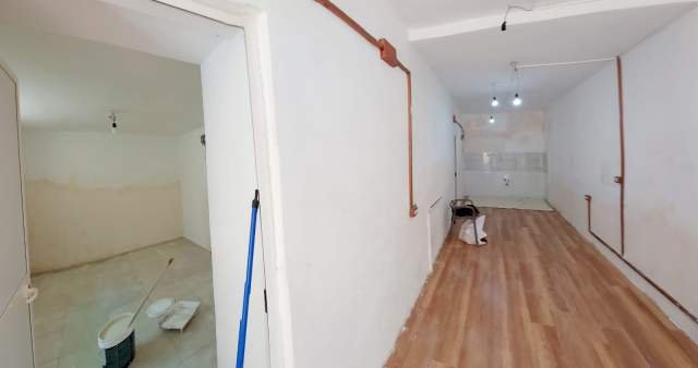 Tirane, jepet me qera ambjent biznesi Kati 0, 73 m² 30.000 Leke (Myslym Shyri)