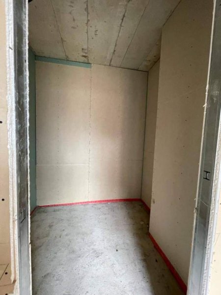 Tirane, shitet 141 m² 299.000 Euro