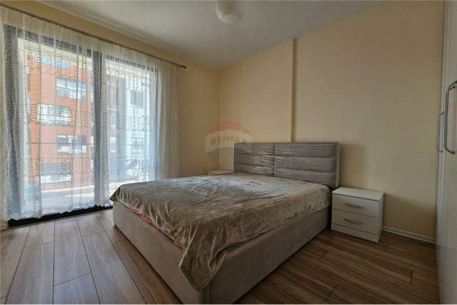 Tirane, jepet me qera apartament 1+1+BLK Kati 5, 69 m² 400 Euro (Qsut)