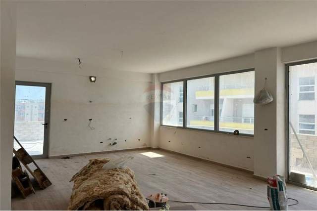 Sarande, shitet apartament 3+1+BLK Kati 4, 200 m² 210.000 Euro (Sarandë, Rruga "Bilal Golem", Hotel Chicago)