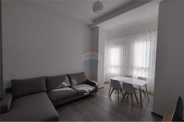 Tirane, jepet me qera apartament 2+1+BLK Kati 5, 86 m² 450 Euro (Kompleksi Kontakt)