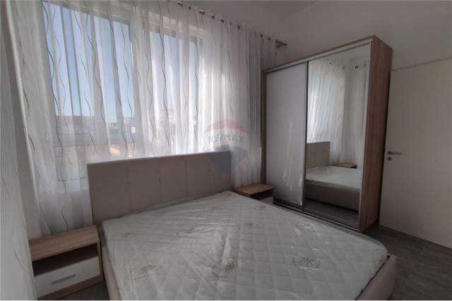 Tirane, jepet me qera apartament 2+1 Kati 1, 98 m² 450 Euro (kompleksi Kontakt)