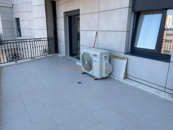 Tirane, jepet me qera ambjent biznesi Kati 4, 116 m² 600  (Rruga Dervish Hatixhe)
