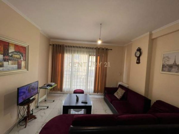 Tirane, shes apartament 1+1+BLK Kati 4, 74 m² 90.000 Euro (Rruga 5 Maji)