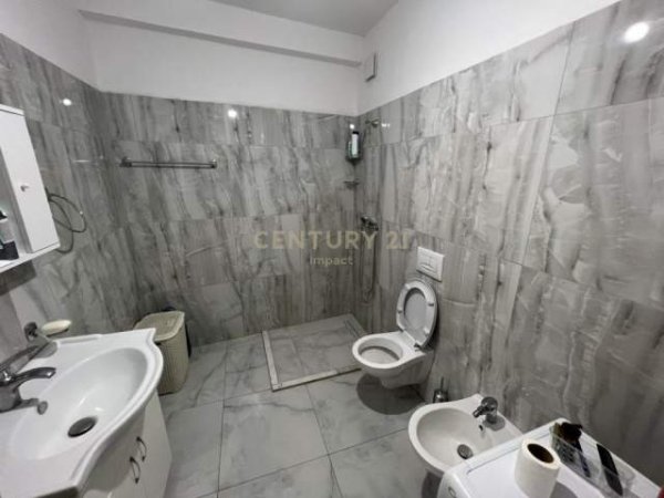 Tirane, shes apartament 1+1+BLK Kati 4, 74 m² 90.000 Euro (Rruga 5 Maji)