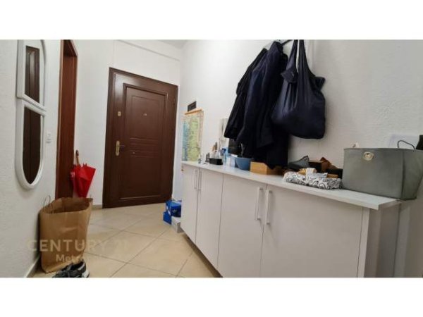 Tirane, shitet apartament 2+1 Kati 8, 138 m² 85.000 Euro (Yzberisht)