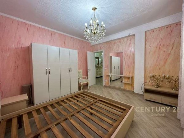 Tirane, jepet me qera apartament 2+1 Kati 3, 100 m² 650 Euro (Komuna e Parisit)