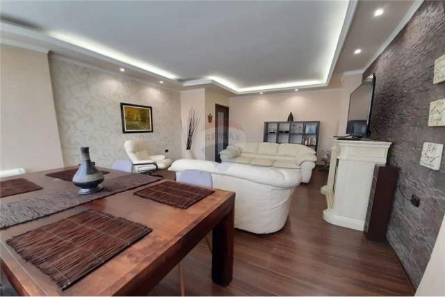 Tirane, jepet me qera apartament 3+1+BLK Kati 7, 150 m² 1.300 Euro (Rruga e Elbasanit)