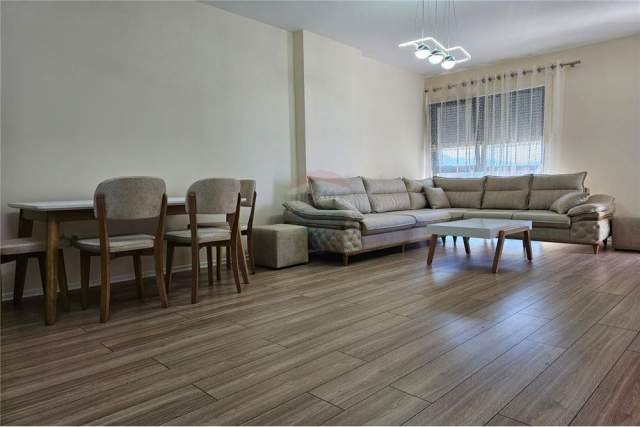 Tirane, jepet me qera apartament 1+1+BLK Kati 5, 69 m² 400 Euro (Qsut)