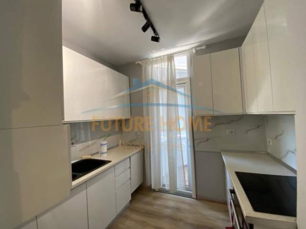 Tirane, jepet me qera 2+1+BLK Kati 13, 122 m² 800 Euro (Ish-Ekspozita)