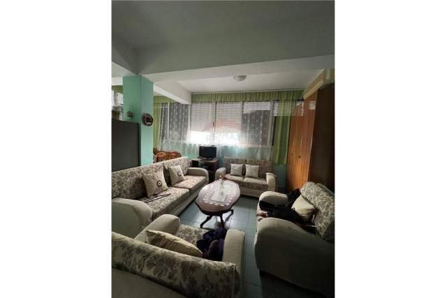 Tirane, jepet me qera apartament 1+1 Kati 1, 48 m² 300 Euro (Pazari i Ri)