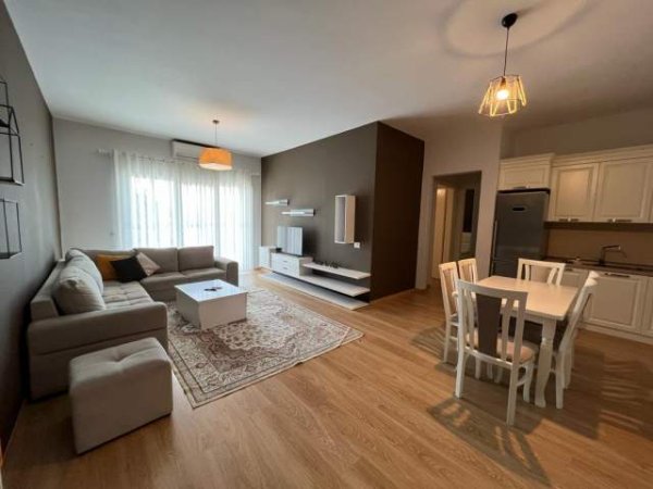 Tirane, jepet me qera apartament Kati 2, 90 m² 450 Euro (kopshti botanik)