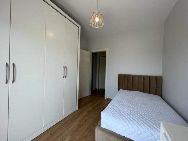 Tirane, jepet me qera apartament Kati 2, 90 m² 450 Euro (kopshti botanik)
