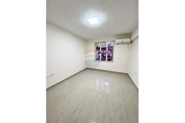 Tirane, jepet me qera zyre Kati 4, 120 m² 500 Euro (21 dhjetori)