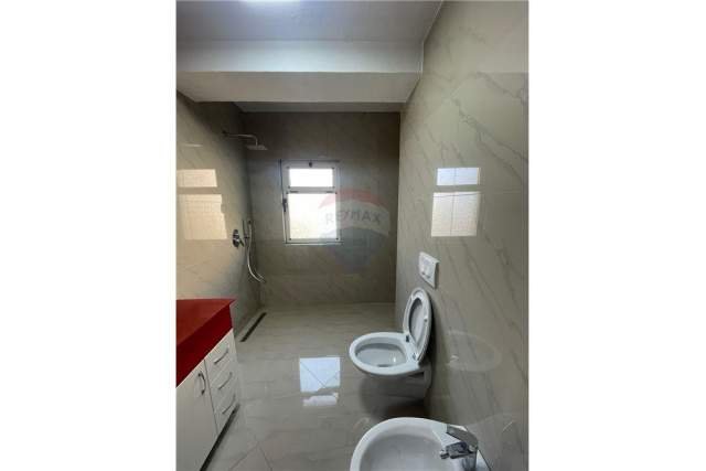 Tirane, jepet me qera zyre Kati 3, 120 m² 500 Euro