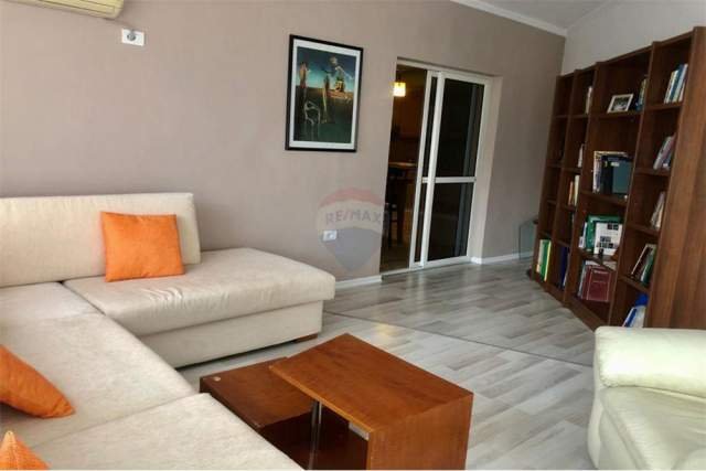 Tirane, jepet me qera apartament 3+1+BLK Kati 2, 110 m² 450 Euro (Eshref Frasheri)