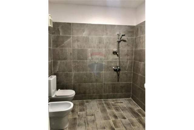 Tirane, jepet me qera apartament 3+1+BLK Kati 2, 110 m² 450 Euro (Eshref Frasheri)