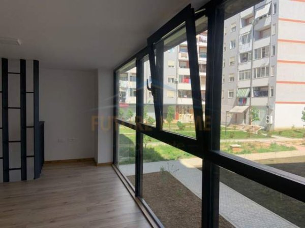 Tirane, jepet me qera ambjent biznesi Kati 0, 102 m² 700 Euro (Unaza e Re)