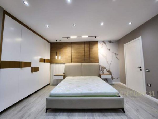 Tirane, jepet me qera apartament 2+1 Kati 2, 102 m² 850 Euro (Kopeshti Botanik)