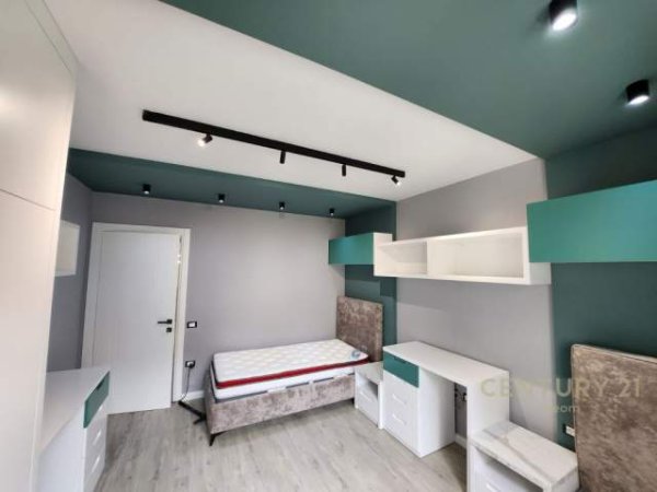 Tirane, jepet me qera apartament 2+1 Kati 2, 102 m² 850 Euro (Kopeshti Botanik)