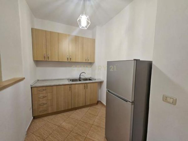 Tirane, shitet apartament 1+1 Kati 4, 34 m² 40.000 Euro (FRESK)