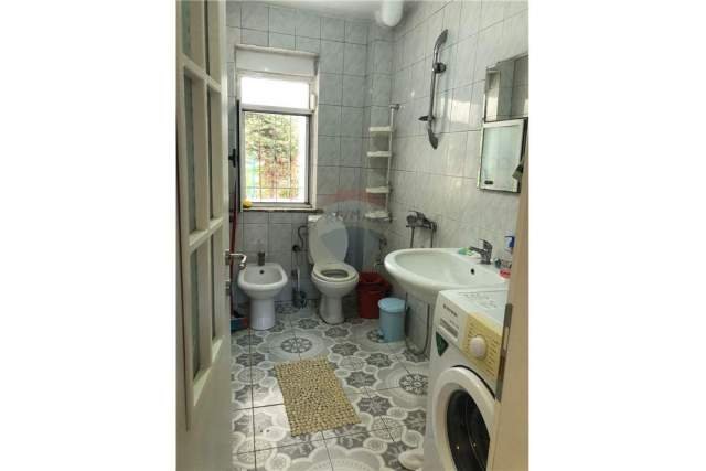 Tirane, shitet apartament 1+1+BLK Kati 0, 56 m² 95.000 Euro (Ali Demi)