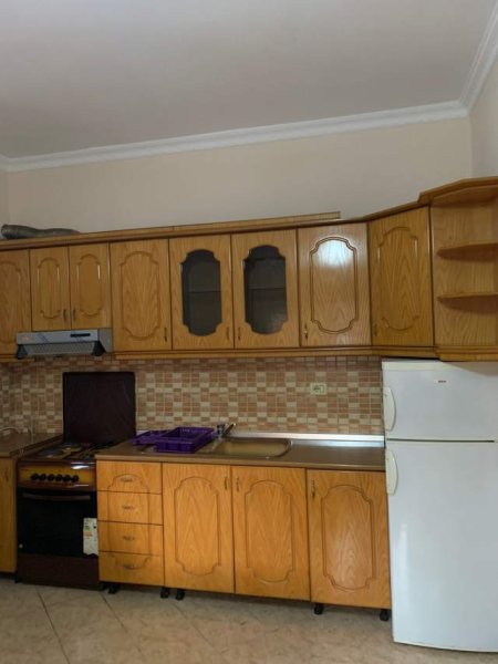 Tirane, jepet me qera apartament 2+1+BLK Kati 4, 85 m² 43.000 Leke (prane Credins Bank)