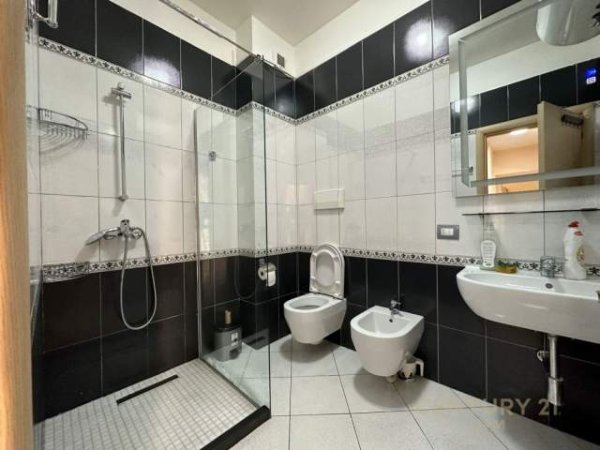 Tirane, jepet me qera apartament 3+1+BLK Kati 5, 120 m² 800 Euro (KOPSHTI ZOLOGJIK)