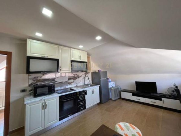 Tirane, jepet me qera apartament 1+1 Kati 3, 84 m² 350 Euro (Sauk i Vjeter te Pallati i Brigadave)