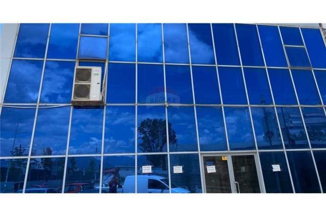 Tirane, jepet me qera dyqan Kati 1, 87 m² 900 Euro (Astir)