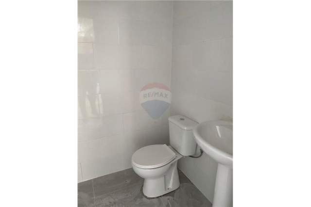 Tirane, jepet me qera dyqan Kati 1, 103 m² 900 Euro (Astir)