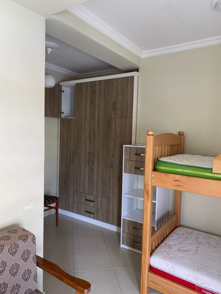Tirane, jepet me qera garsonier 1+1 Kati 6, 35 m² 300 Euro (prane Fakultetit te Mjeksise)