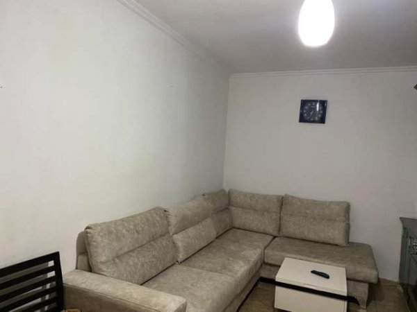 Tirane, jepet me qera apartament 1+1 Kati 5, 50 m² 36.000 Leke (tek Aldenti)