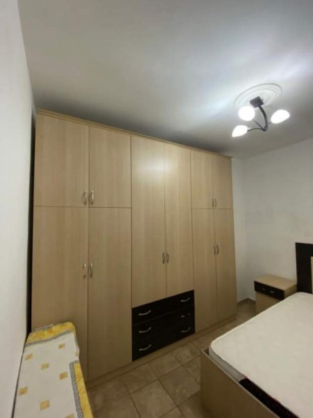 Tirane, jepet me qera apartament 1+1 Kati 5, 50 m² 36.000 Leke (tek Aldenti)