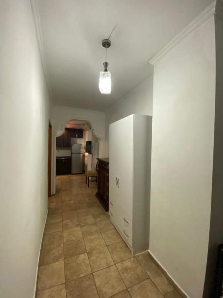 Tirane, jepet me qera apartament 1+1 Kati 5, 50 m² 36.000 Leke (Rruga e Dibres)