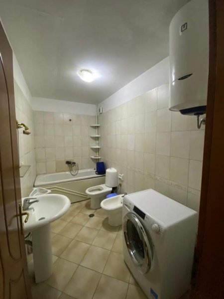 Tirane, jepet me qera apartament 1+1 Kati 5, 50 m² 36.000 Leke (tek Aldenti)