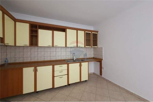 Tirane, jepet me qera apartament 1+1+BLK Kati 2, 72 m² 400 Euro (myslym shyri)