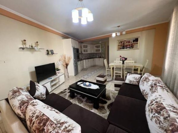 Tirane, shes apartament 2+1+BLK Kati 1, 140 m² 115.000 Euro (Bulevardi Migjeni)