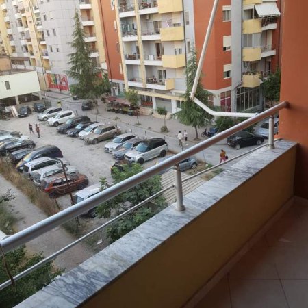 Tirane, jepet me qera apartament 1+1+A+BLK Kati 3, 60 m² 300 Euro (rruga Albion Tershalla)