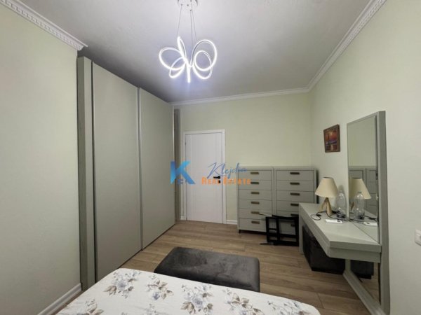 Tirane, jap me qera apartament 3+1+Ballkon Kati 3, 92 m² 1.050 € (Perballe Gjykates se Rrethit)