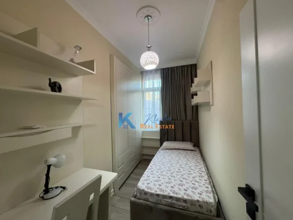 Tirane, jap me qera apartament 3+1+Ballkon Kati 3, 92 m² 1.050 € (Perballe Gjykates se Rrethit)