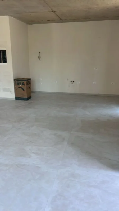 Tirane, jepet me qera zyre Kati 1, 163 m² 3.000 € (ALTANA REZIDENC)